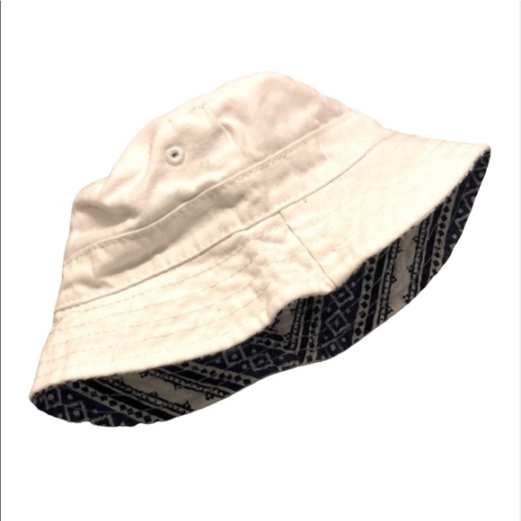 Carter’s | Reversible Bucket Hat for Baby - Picture 1 of 8